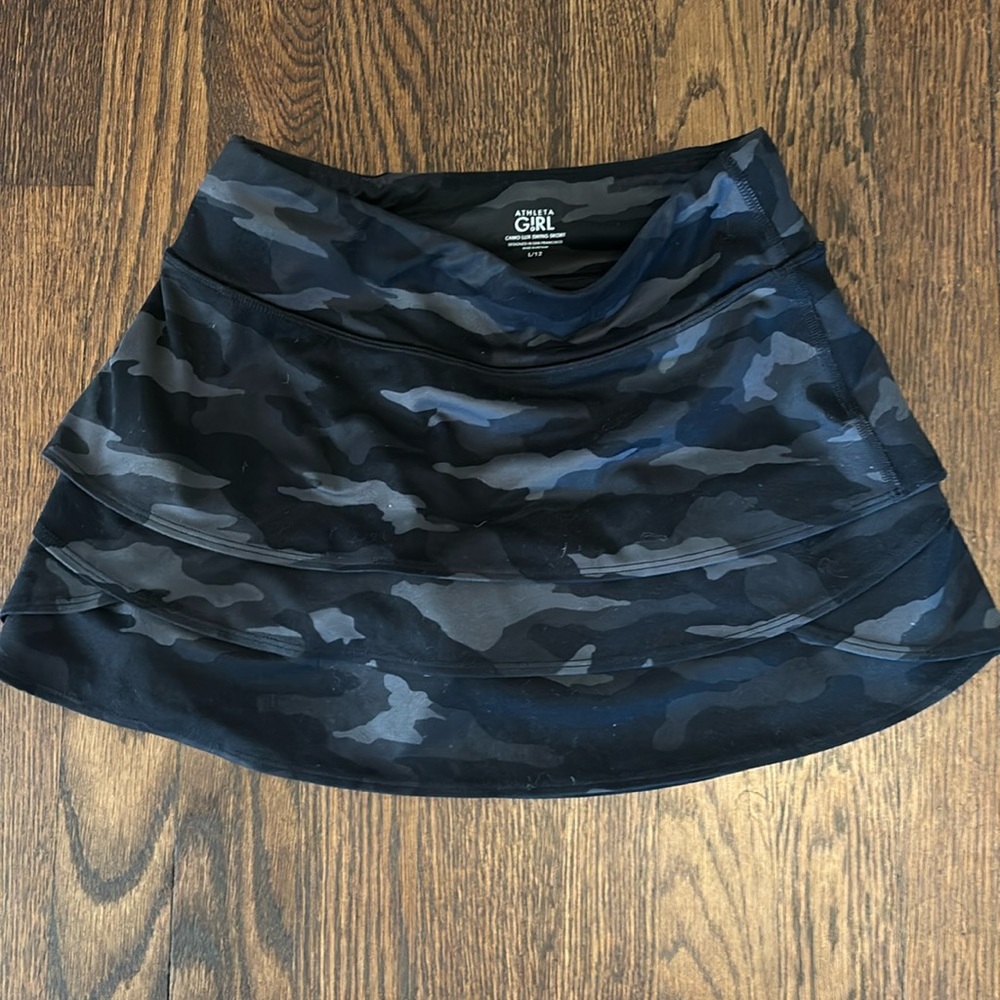 Athleta Girl black camo skirt, Size 12